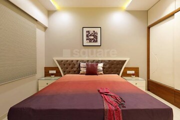 Bedroom in 3 BHK Apartment at Vile Parle West – for Rent