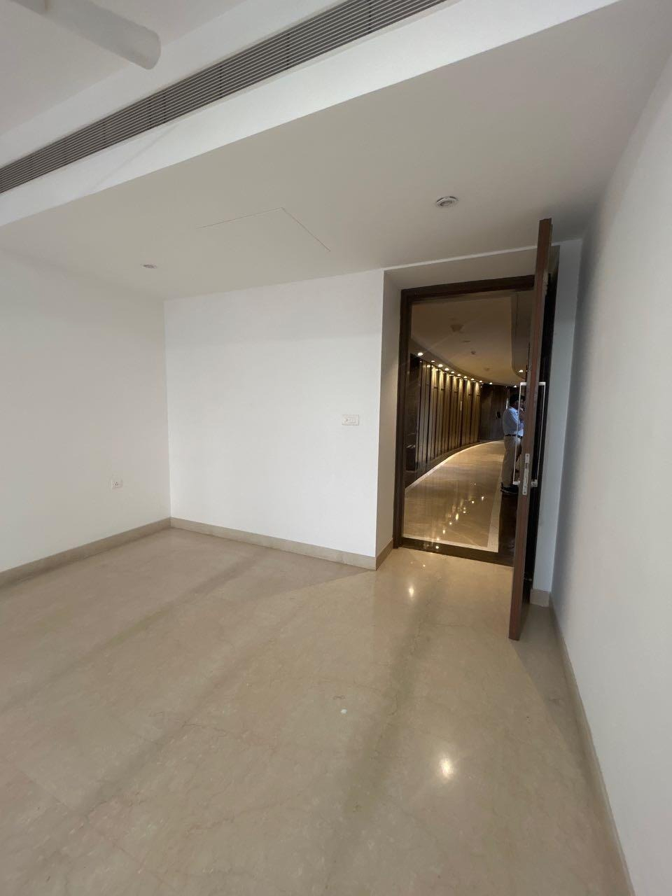 4 BHK + Servant Room 1560 Sq.Ft. Apartment in Lodha The Park Trump Tower