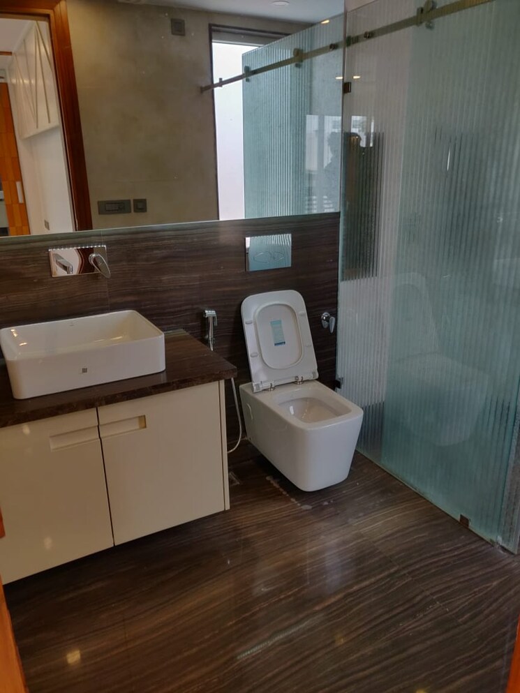 Bathroom, greater kailash ii 4 Bedroom 2500 Sq.Ft. Apartment In Greater Kailash ii Delhi 8740332