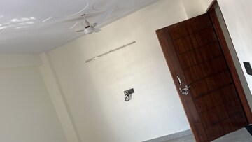 Furnished Amenities in 1.5 BHK Builder Floor at Sector 10a – for Rent