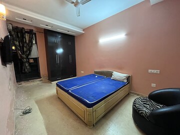 Bedroom in 3 BHK Builder Floor at Ardee City, Sector 52 – for Rent