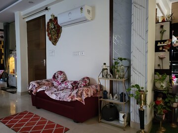Bedroom in 3 BHK Builder Floor at Sector 7 – for Sale