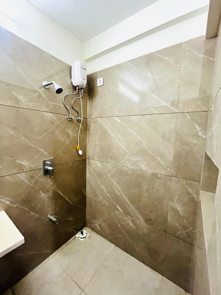 Bathroom, goregaon west Pg For Boys & Girls In Goregaon West 8740412
