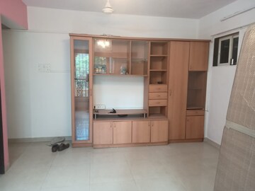 Room in 3 BHK Apartment at Dosti Group Acres, Wadala East – for Rent