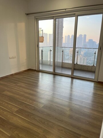 Room in 3 BHK Apartment at L&T Crescent Bay T2, Parel – for Rent