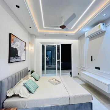 Building Lobby in 3 BHK Builder Floor at Anant Raj The Estate Residences, Sector 63a – for Sale