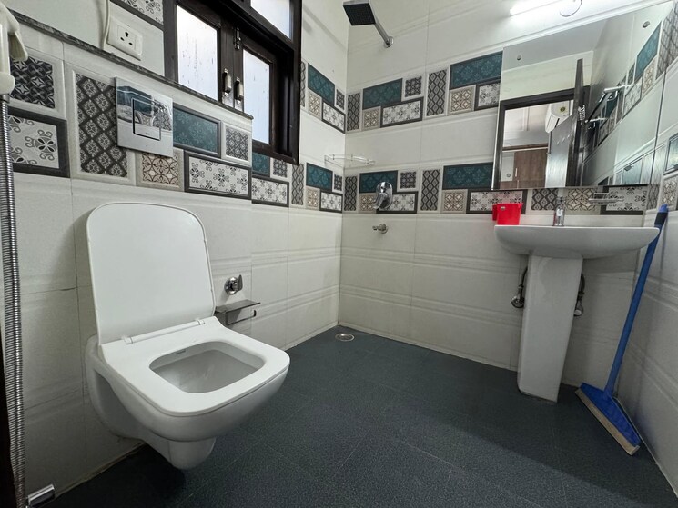 Attached Bathroom, sector 45 4 Bedroom 2500 Sq.Ft. Builder Floor In Sector 45 Gurgaon 8740503