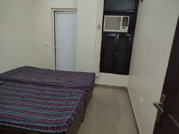 Room in 2 BHK Apartment at Niti Khand I – for Rent