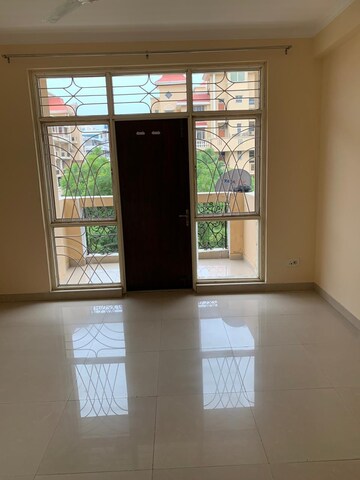 Room in 3.5 BHK Builder Floor at Ardee City, Sector 52 – for Rent