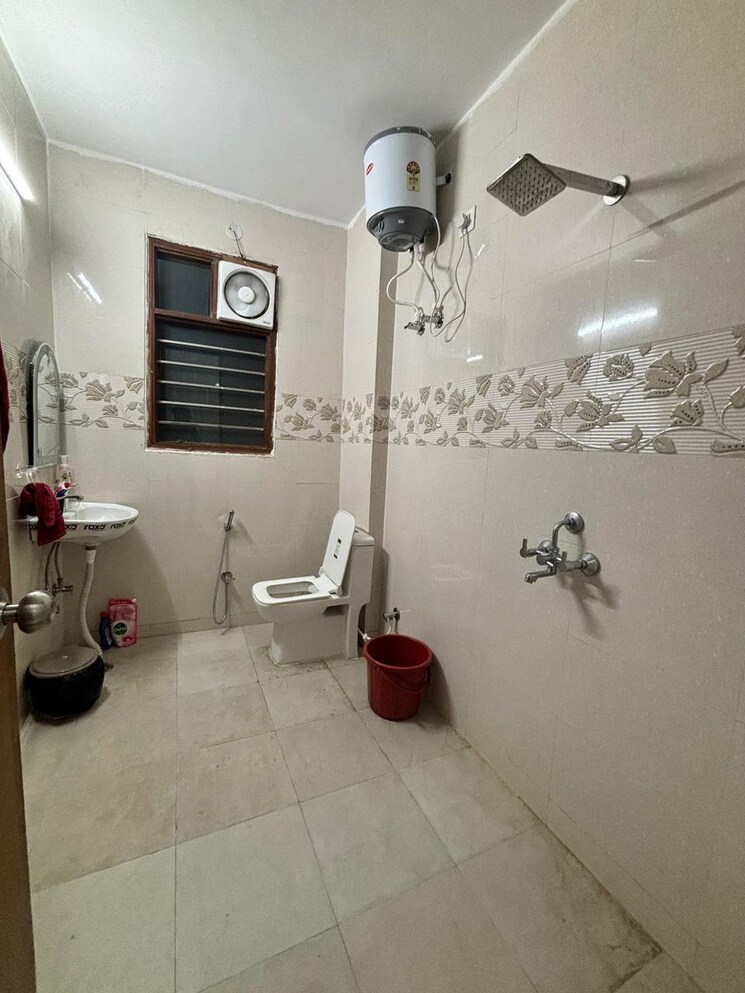 Master Bedroom, ardee-city 3.5 Bedroom 300 Sq.Yd. Builder Floor In Sector 52 Gurgaon 8740513