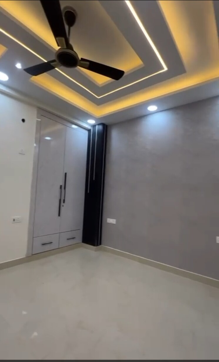 Room, godrej-retreat 3 Bedroom 150 Sq.Yd. Builder Floor In Sector 83 Faridabad 8740548