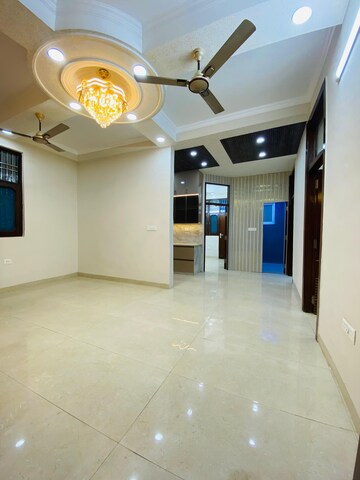 Room in 2 BHK Apartment at Vaishali Sector 4 – for Sale