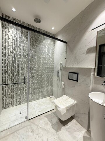 Bathroom in 4 BHK Builder Floor at SS Southend Floors, South City 2 – for Sale