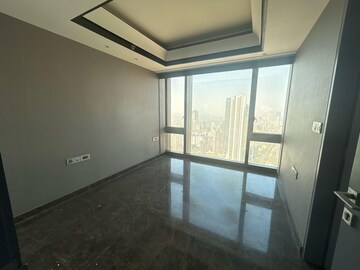 Room in 3 BHK Apartment at Lodha Trump Tower, Worli – for Rent