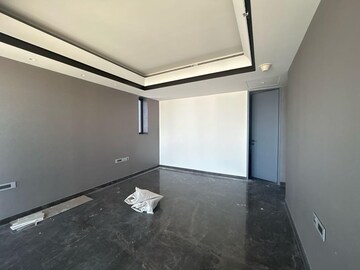 Room in 3 BHK Apartment at Lodha Trump Tower, Worli – for Rent