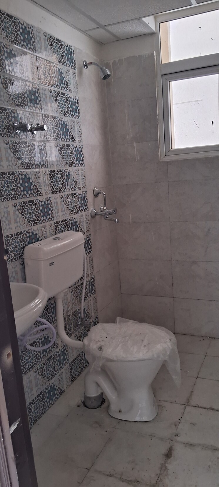 Bathroom, signature-global-proxima 2 Bedroom 675 Sq.Ft. Apartment In Sector 89 Gurgaon 8740624