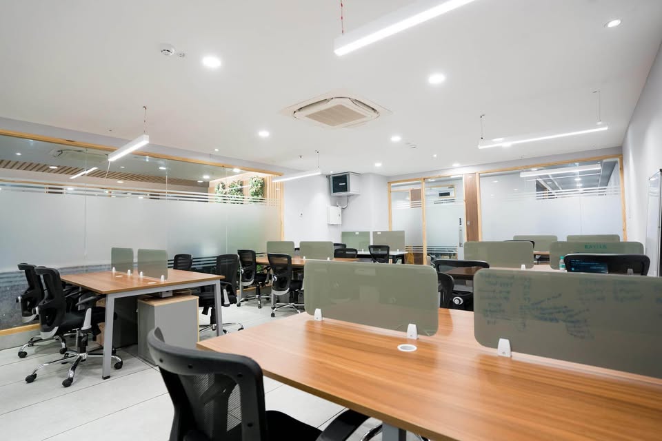 Office Space For Rent in Palasia Square