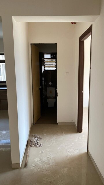 Room in 3 BHK Apartment at Pragati Icon Ghatkopar, Ghatkopar East – for Rent