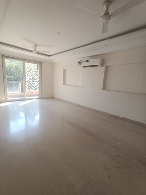 Room in 3.5 BHK Apartment at Alphacorp Gurgaon One 22, Sector 22 – for Sale