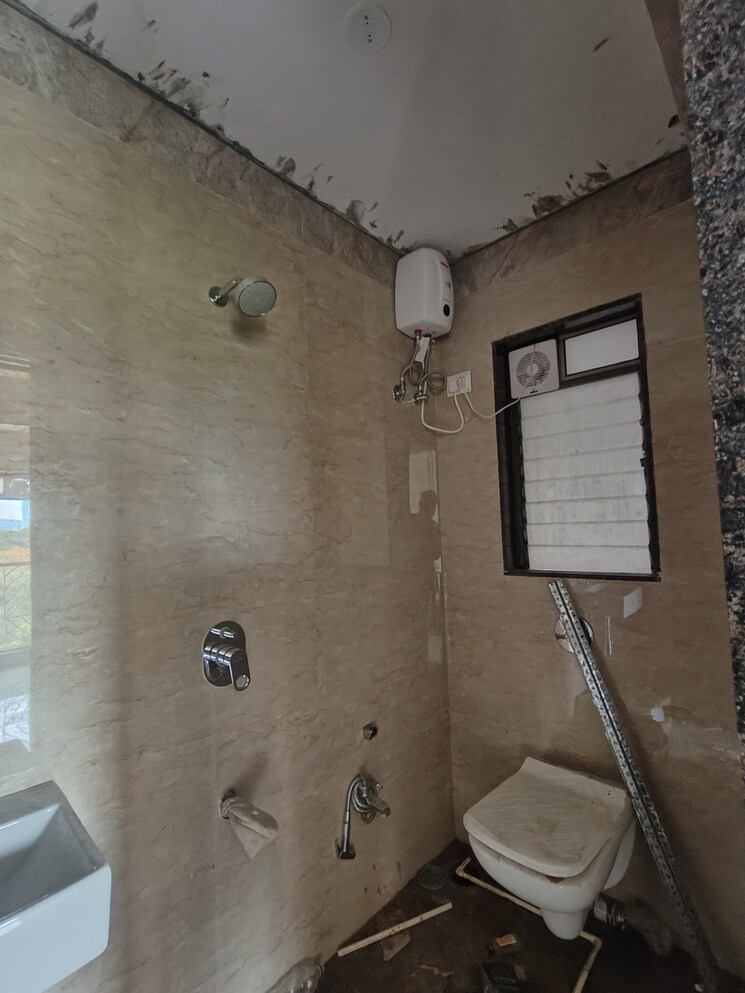 Bathroom, borivali west 3 Bedroom 905 Sq.Ft. Apartment In Borivali West Mumbai 8740680