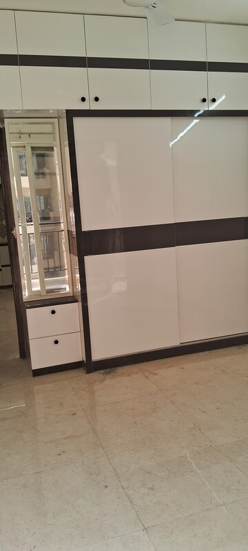 Room in 2 BHK Apartment at Signature Global Proxima, Sector 89 – for Rent
