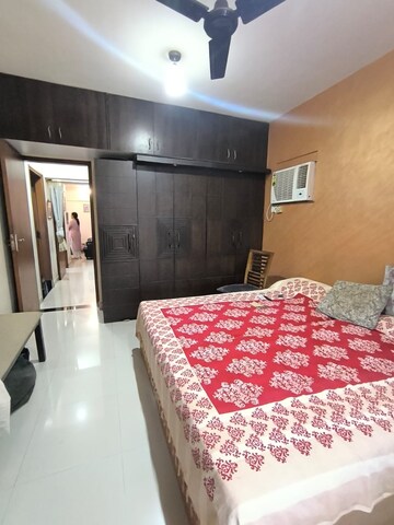 Bedroom in 2 BHK Apartment at Vastu Tower, Malad West – for Rent