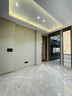 Room in 4 BHK Builder Floor at Sushant Lok 3, Sector 57 – for Sale