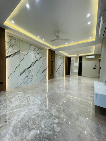 Room in 4 BHK Builder Floor at Sushant Lok 3, Sector 57 – for Sale