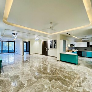 Bedroom in 4 BHK Builder Floor at Vipul World Plots, Sector 48 – for Sale