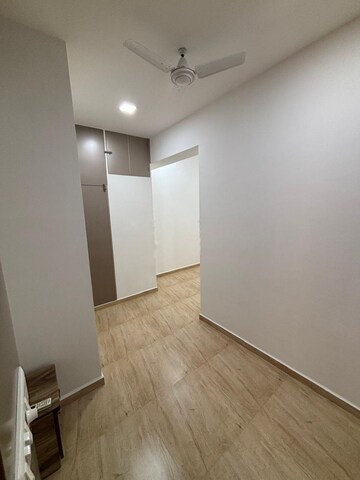 Room in 2 BHK Apartment at Castle Rock, Powai – for Rent