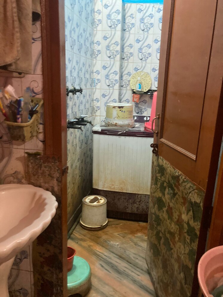 Bathroom, burari 2 Bedroom 450 Sq.Ft. Independent House In Burari Delhi 8740677