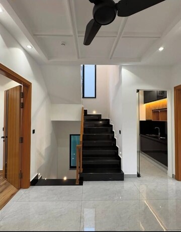 Building Lobby in 2 BHK Builder Floor at Sector 29 – for Rent