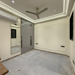 Room in 4 BHK Builder Floor at South City 2 – for Sale