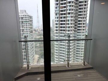Room in 3 BHK Apartment at Lodha The World Towers World One Tier 2, Worli – for Rent