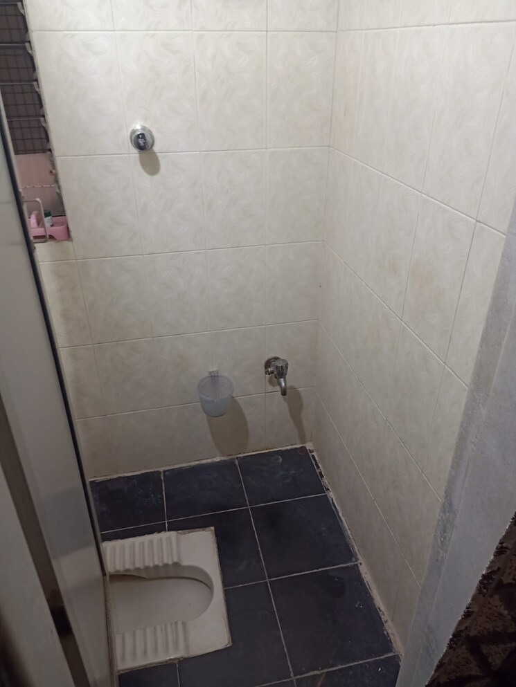 Bathroom, gokuldham-complex 2 Bedroom 850 Sq.Ft. Apartment In Goregaon East Mumbai 8740793