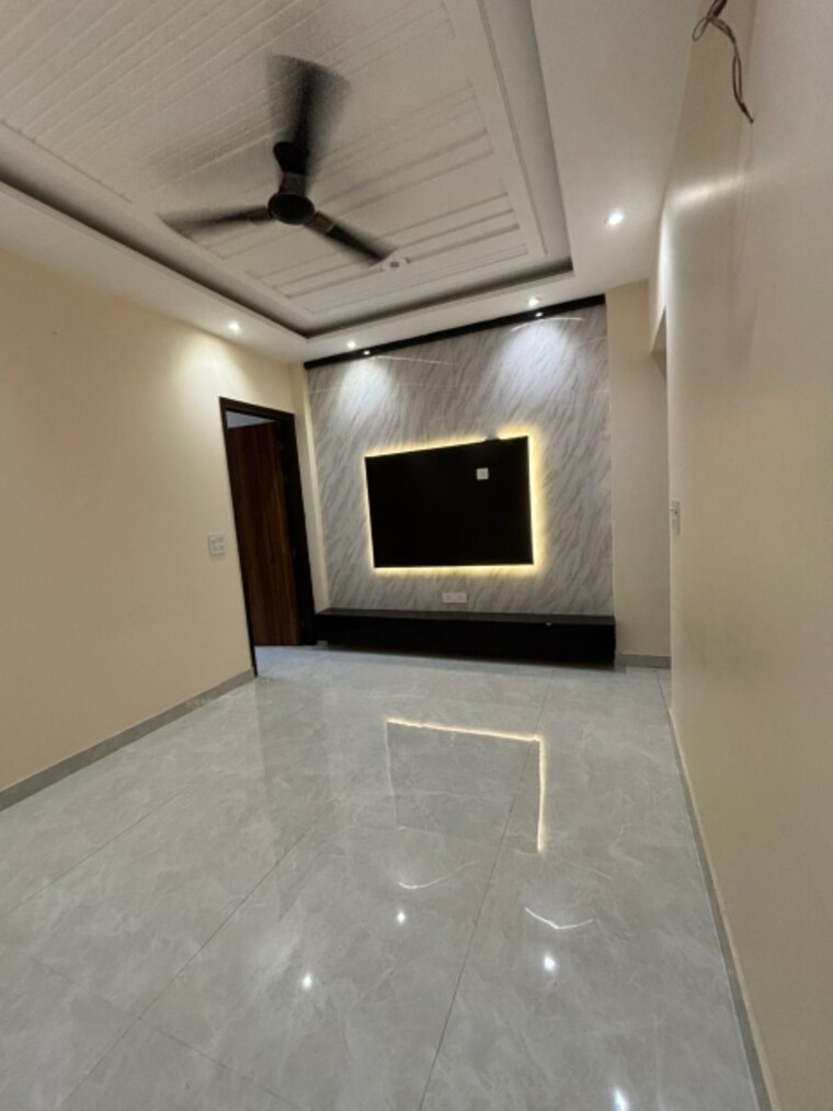 Kitchen, janakpuri 3 Bedroom 1350 Sq.Ft. Builder Floor In Janakpuri Delhi 8740785