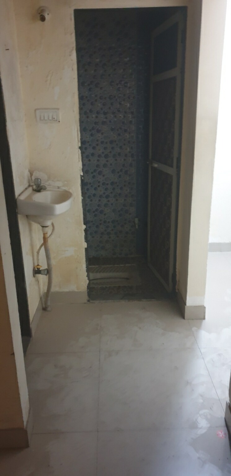 Bathroom, dombivli east 2 Bedroom 450 Sq.Ft. Apartment In Dombivli East Thane 8740800