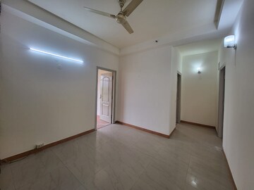 Room in 3 BHK Apartment at Pioneer Park Presidia, Sector 62 – for Rent