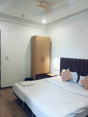 Bedroom in 6+ BHK Independent House at Sector 57 – for Rent