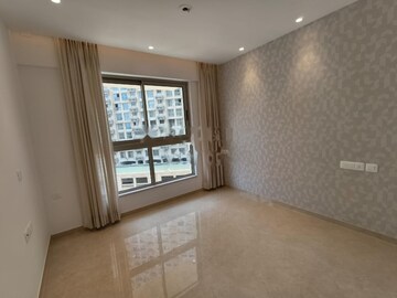Room in 3 BHK Apartment at Hiranandani Highland, Powai – for Rent