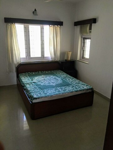 Bedroom in 2 BHK Apartment at Santacruz West – for Rent