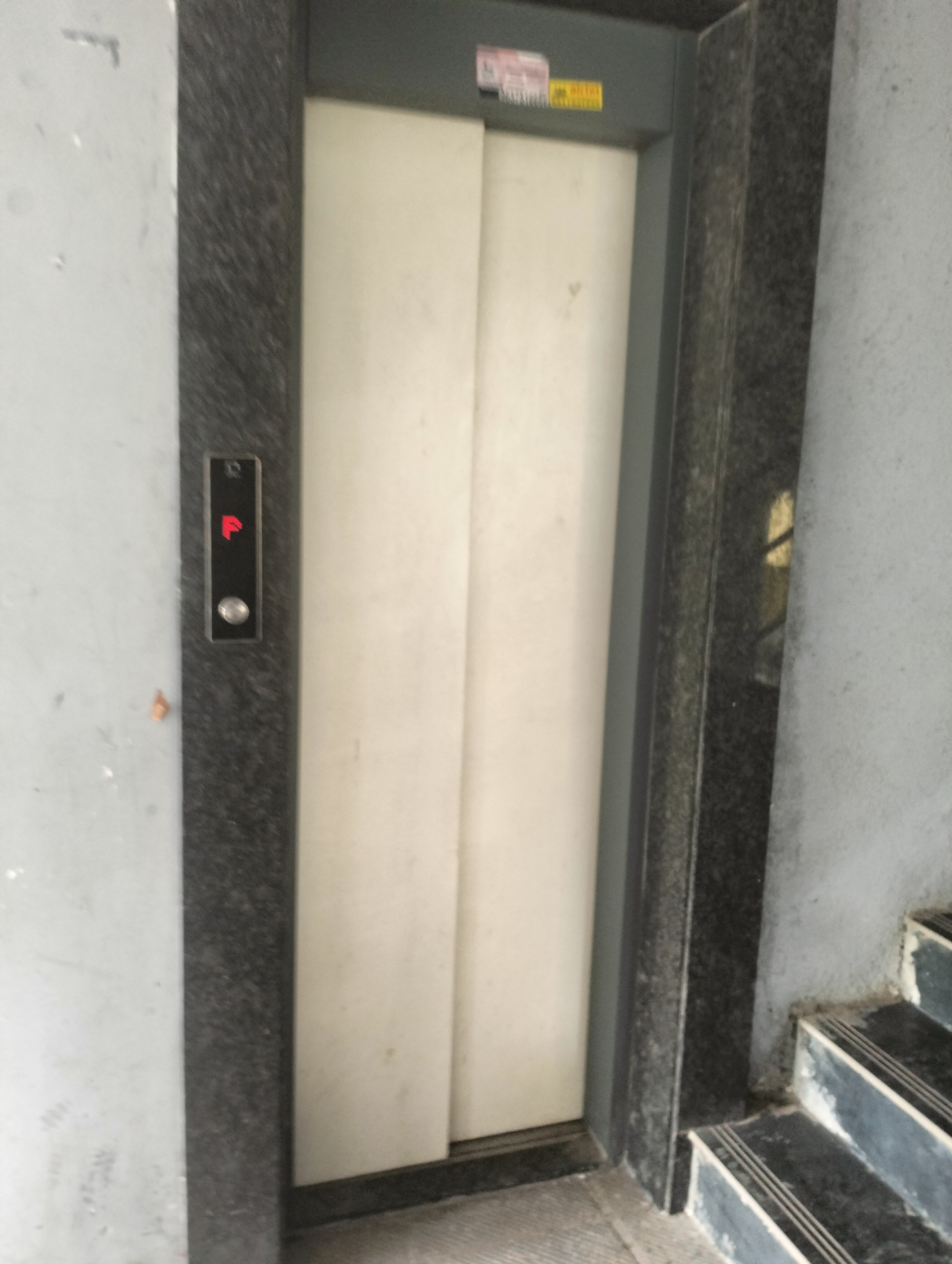 2 BHK Apartment For Rent in Sunshree Society