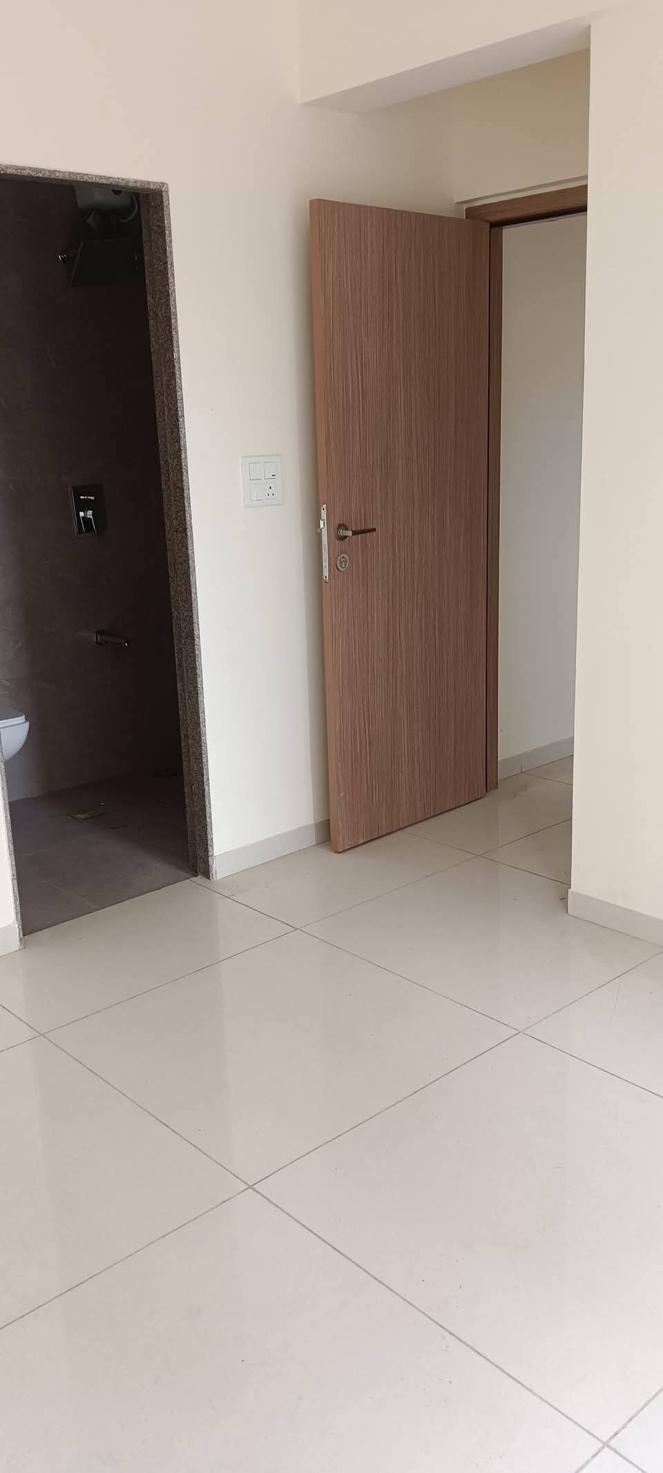 1 BHK + Pooja Room,Servant Room,Study Room,Extra Room Apartment For Rent in Godrej Nest Kandivali