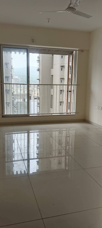 Room in 1 BHK Apartment at Godrej Nest Kandivali, Kandivali East – for Rent