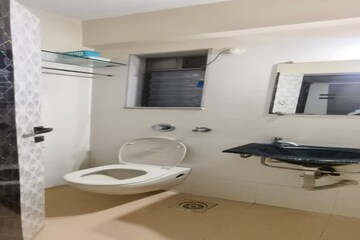 Bathroom in 2 BHK Apartment at New Heritage CHS, Dahisar West – for Rent