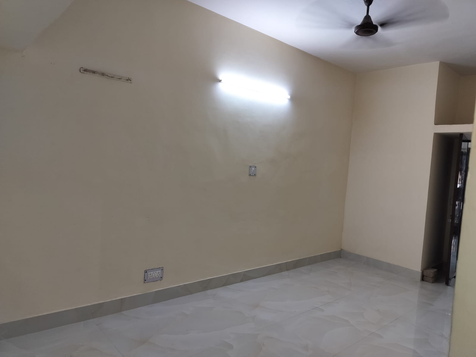 Office Space For Rent in RWA Apartments Sector 21