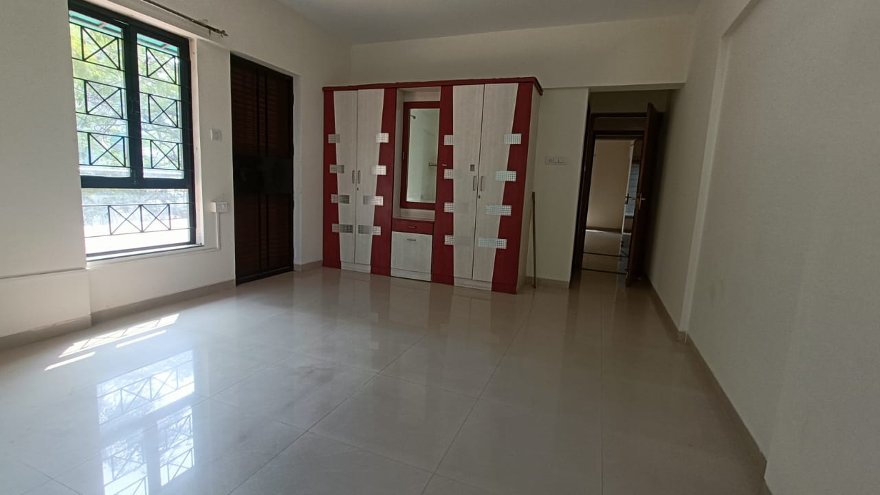 4 BHK + Study Room Apartment For Rent in Kapil Malhar Apartment
