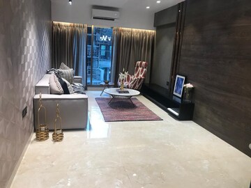 Living Room in 4 BHK Apartment at Santacruz West – for Rent