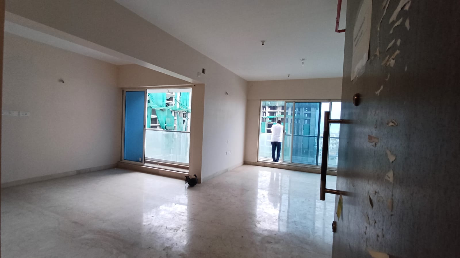 2 BHK + Extra Room Apartment For Rent in Sheth Avalon Phase 2