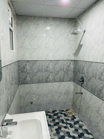 Bathroom in 3 BHK Builder Floor at The Grand, Sector 52 – for Rent
